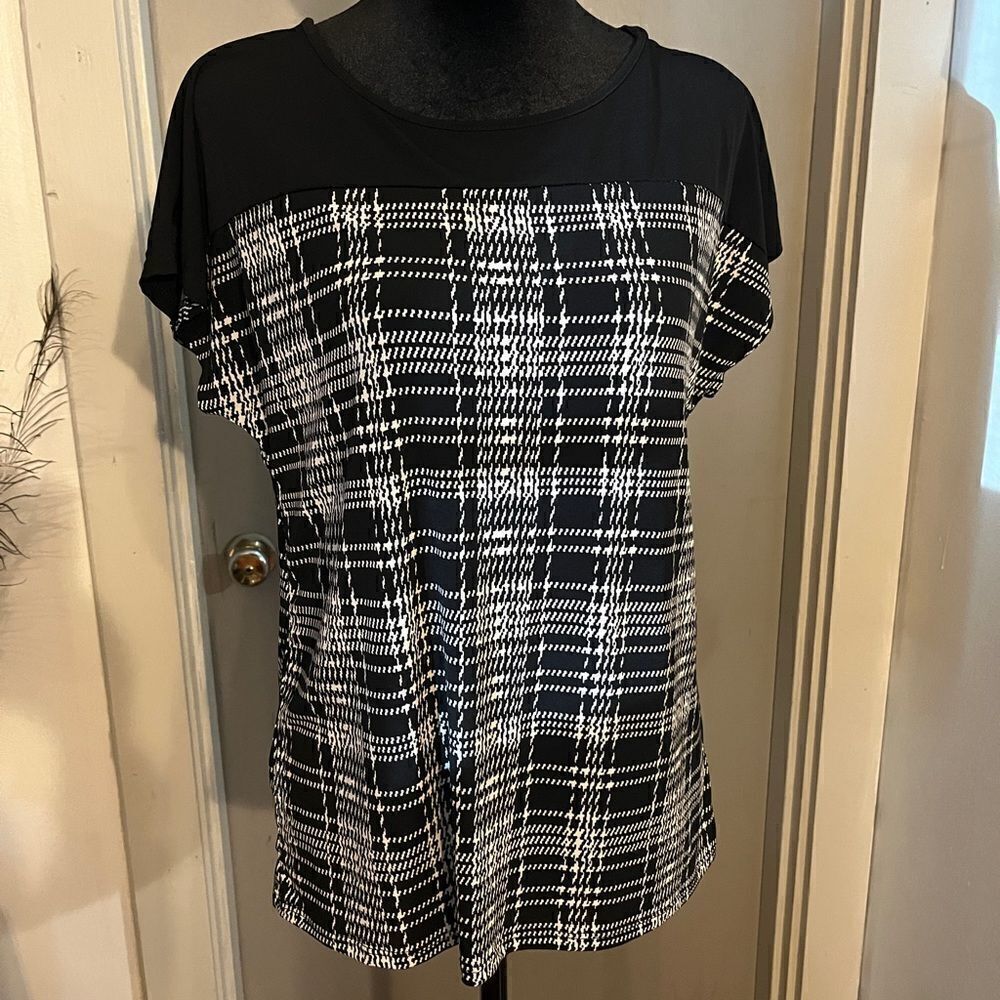 Ava James gingham black-and-white top with Button detailing on black size medium - Picture 3 of 7